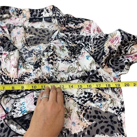 Mds California printed top blouse v Neck Ruffle Bell Sleeve Size Medium - Picture 5 of 8
